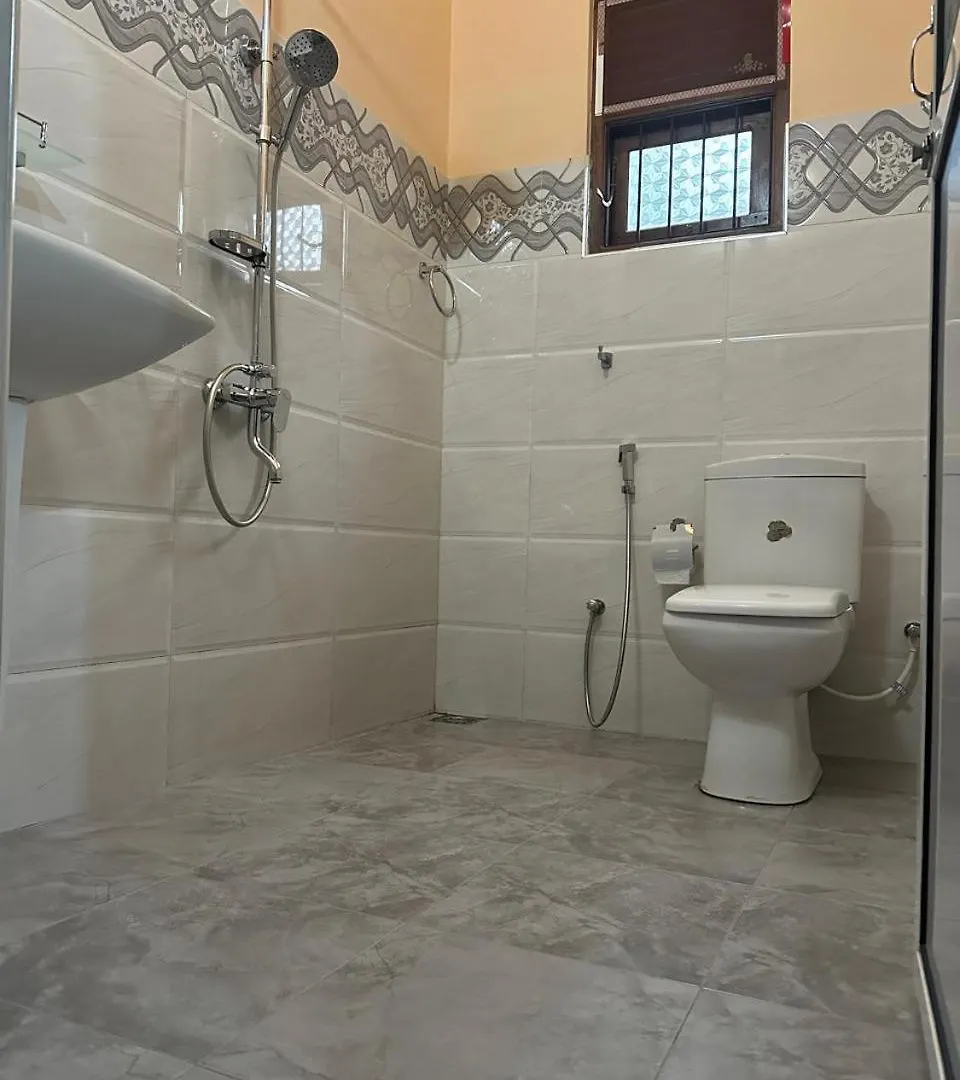 Lahiru Airport Villa Andiambalama Отель типа 