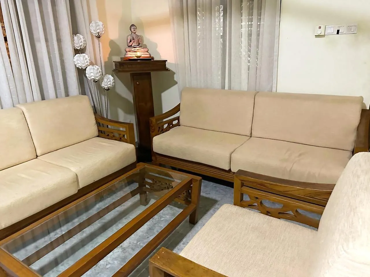 Lahiru Airport Villa Andiambalama 0*,  Шри-Ланка