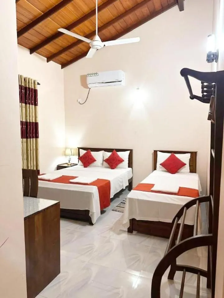 Lahiru Airport Villa Andiambalama Отель типа 