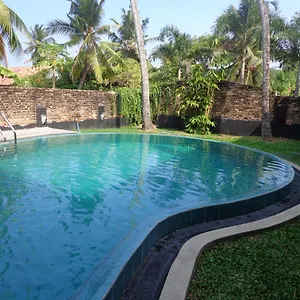 Star White - Negombo Отель